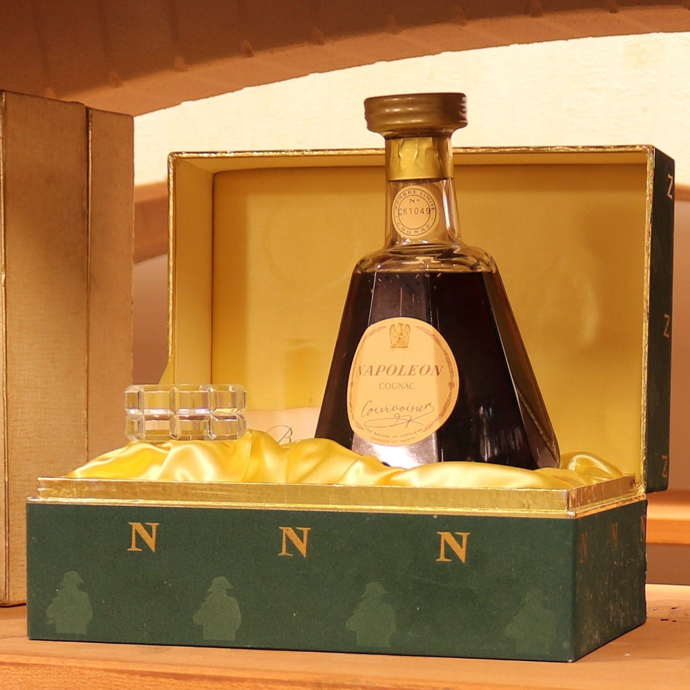 Cognac Courvoisier Napoleon Cognac, Baccarat - Old Liquors